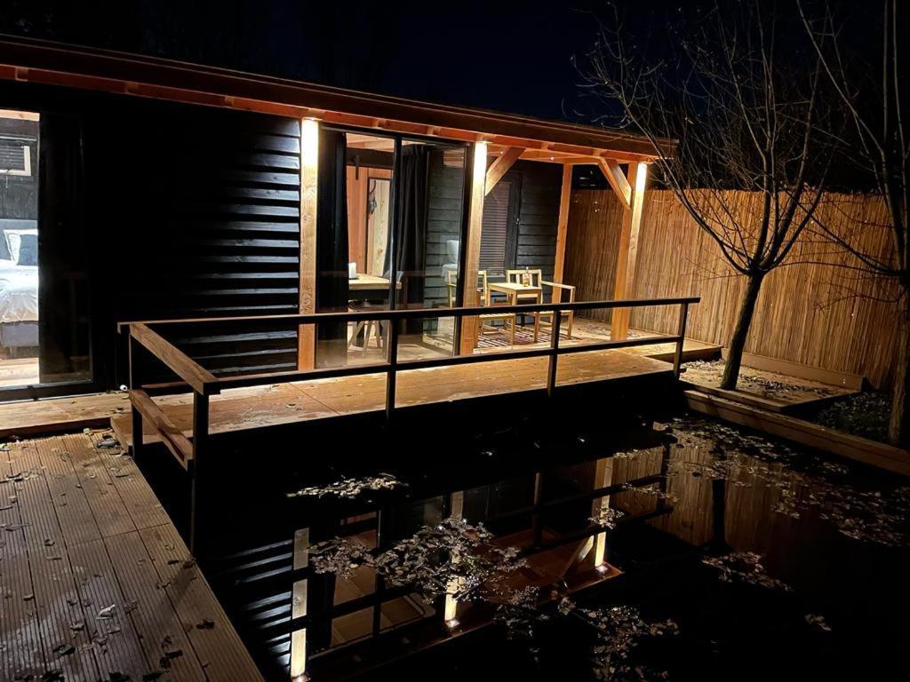 Casa Aan De Plas, B&B Met Sauna En Hottub Of Jacuzzi Nieuwkoop Екстер'єр фото